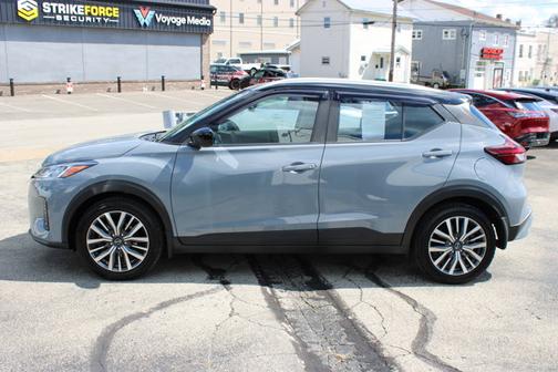 2022 Nissan Kicks SV