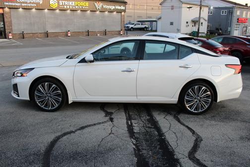 2025 Nissan Altima SL