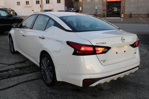 2025 Nissan Altima SL