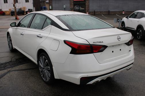 2025 Nissan Altima SL