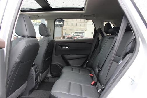 Brilliant Silver Metallic 2023 Nissan Rogue SV