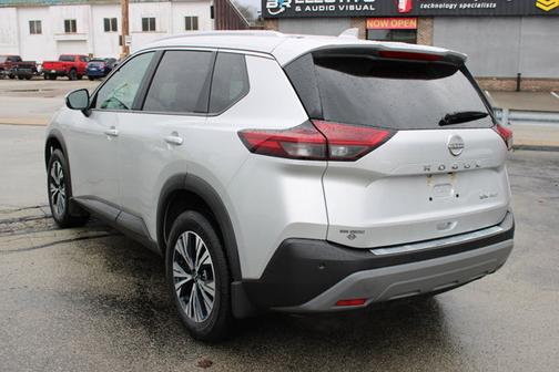 Brilliant Silver Metallic 2023 Nissan Rogue SV