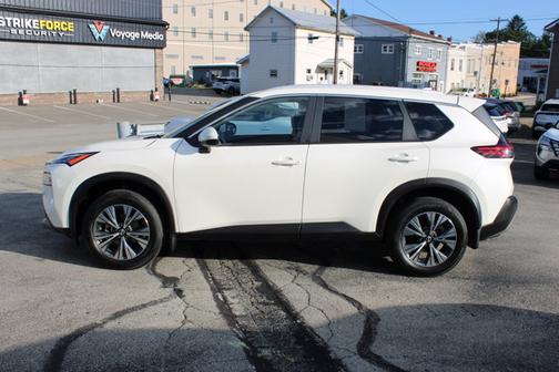 2022 Nissan Rogue SV