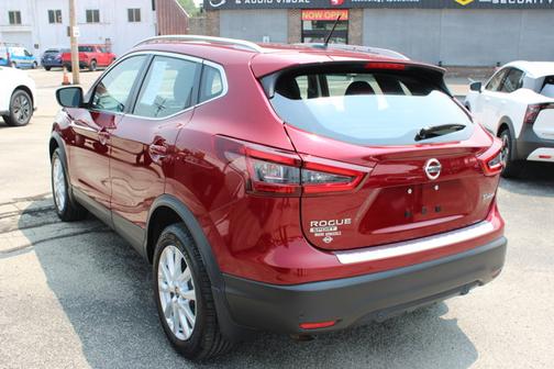 2022 Nissan Rogue Sport SV