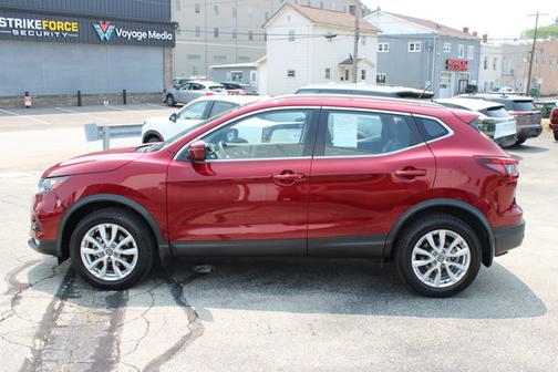 2022 Nissan Rogue Sport SV