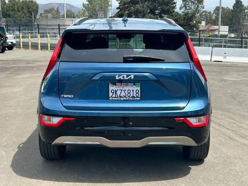 Mineral Blue 2024 Kia Niro EV Wind