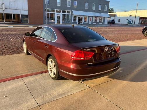 2014 Volkswagen Passat 1.8T Auto SEL Premium
