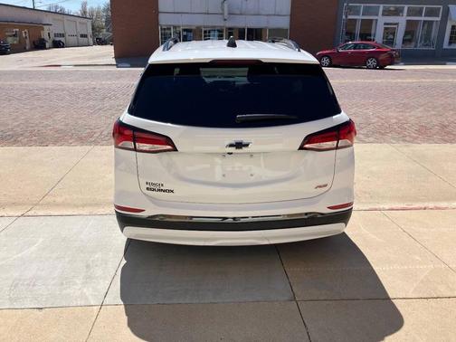 White 2022 Chevrolet Equinox RS 4dr SUV