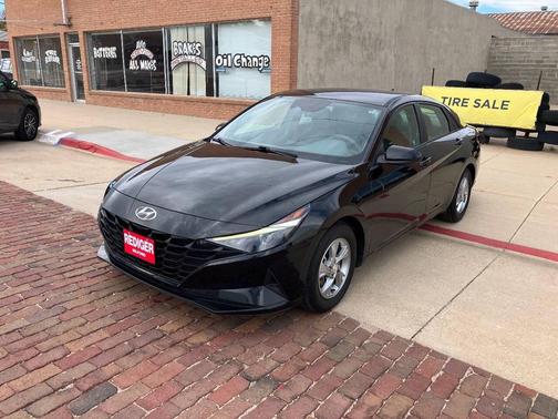 Black 2021 Hyundai ELANTRA SE