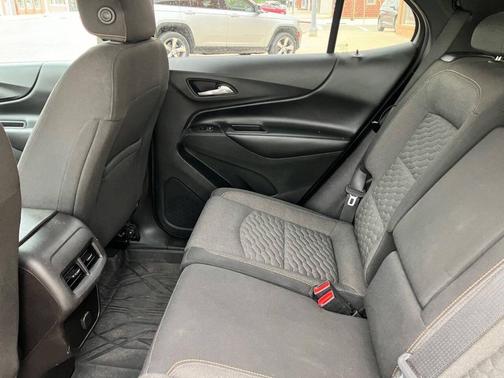 White 2018 Chevrolet Equinox LT