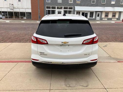 White 2018 Chevrolet Equinox LT