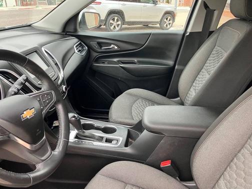 White 2018 Chevrolet Equinox LT