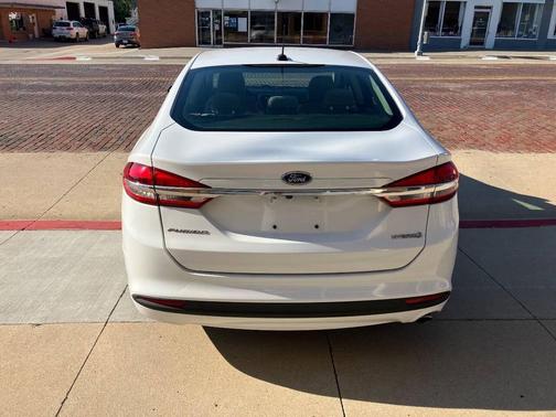2018 Ford Fusion Hybrid SE