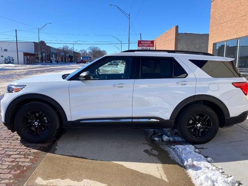 2020 Ford Explorer XLT AWD 4dr SUV