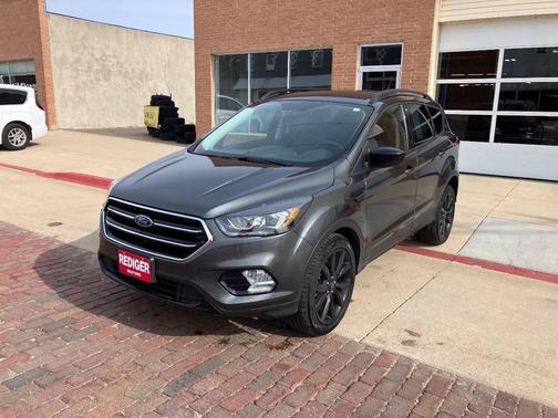 Gray 2019 Ford Escape SE