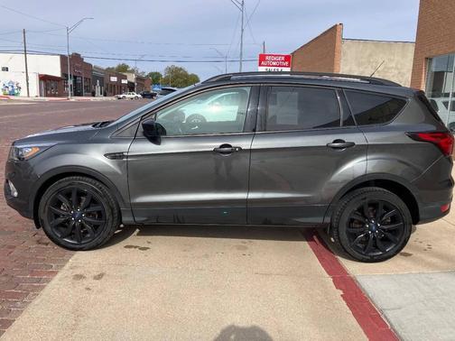 Gray 2019 Ford Escape SE