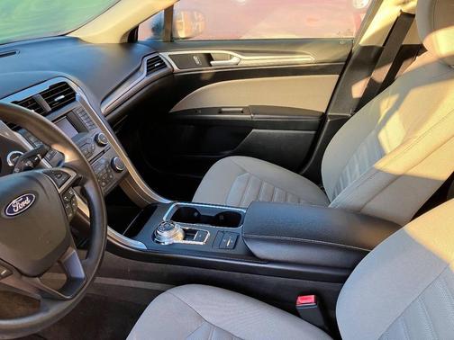 2018 Ford Fusion Hybrid SE