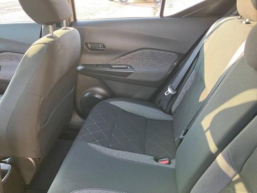 2020 Nissan Kicks S