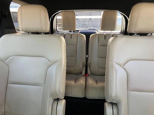 Gray 2017 Ford Explorer XLT