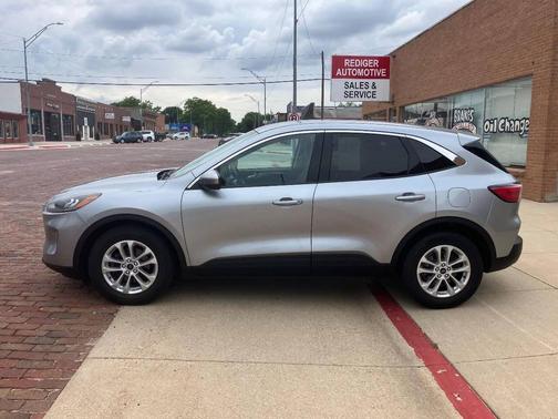 Silver 2021 Ford Escape SE