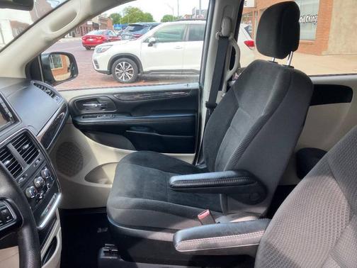 Silver 2019 Dodge Grand Caravan SE