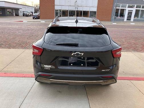 2025 Chevrolet Trax Activ 4dr Crossover