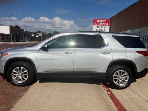 Silver 2020 Chevrolet Traverse LT Cloth
