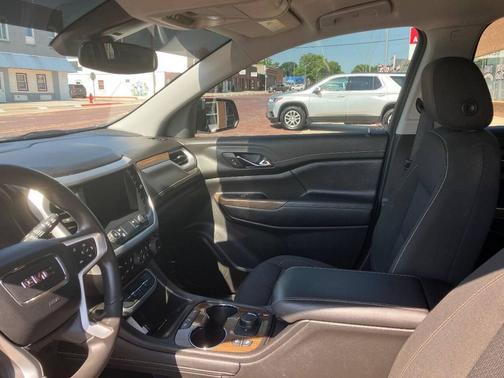 Black 2023 GMC Acadia SLE 4x4 4dr SUV