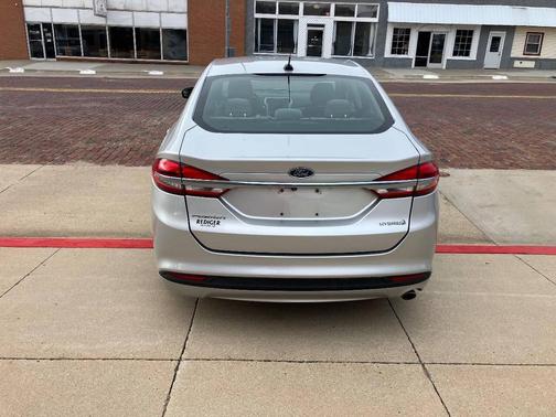 Silver 2018 Ford Fusion Hybrid SE
