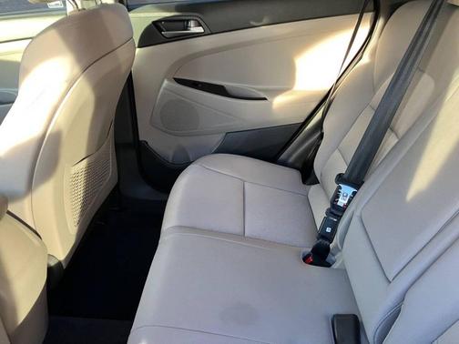 2018 Hyundai TUCSON SE