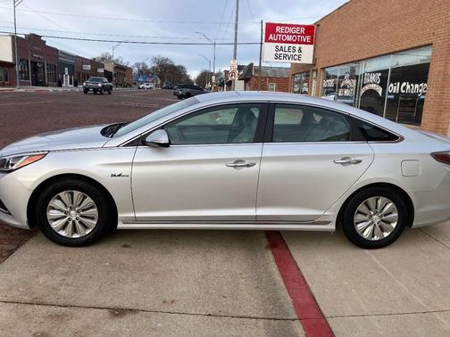 2016 Hyundai SONATA Hybrid SE