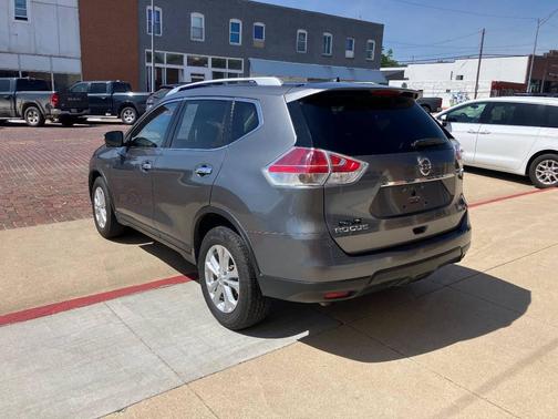 Gray 2016 Nissan Rogue SV