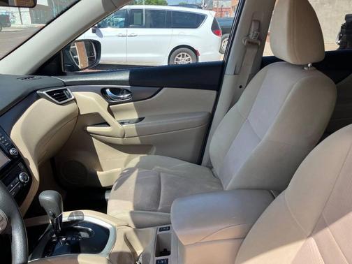 Gray 2016 Nissan Rogue SV