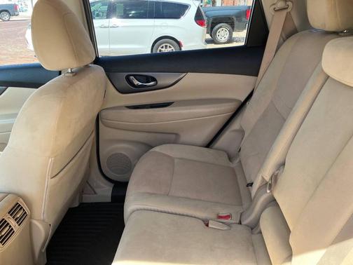 Gray 2016 Nissan Rogue SV