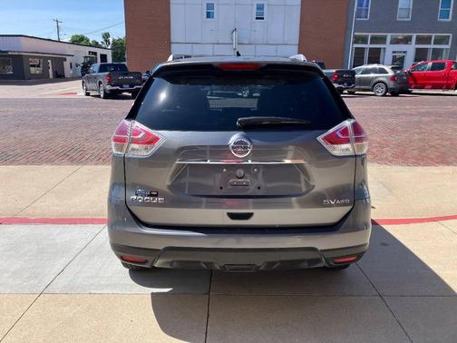 Gray 2016 Nissan Rogue SV