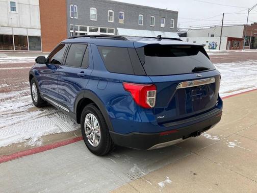 2021 Ford Explorer XLT AWD 4dr SUV