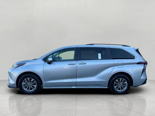 2024 Toyota Sienna PASSENGER VAN