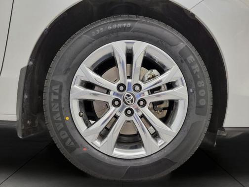 2024 Toyota Sienna Platinum