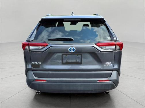 2020 Toyota RAV4 Hybrid XLE