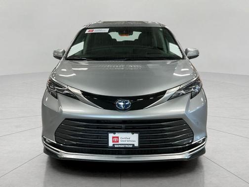 2024 Toyota Sienna Platinum