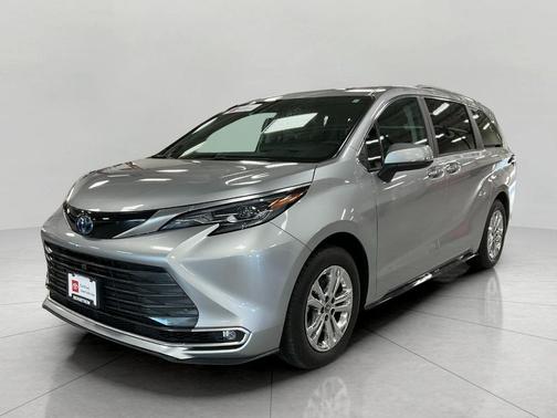 2024 Toyota Sienna Platinum