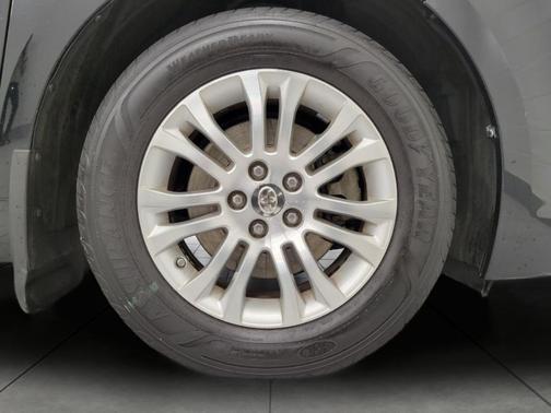 Attitude Black 2015 Toyota Sienna XLE