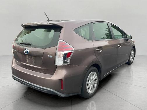 2017 Toyota Prius v 4DR CAR