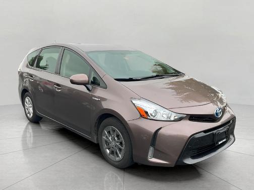 2017 Toyota Prius v 4DR CAR
