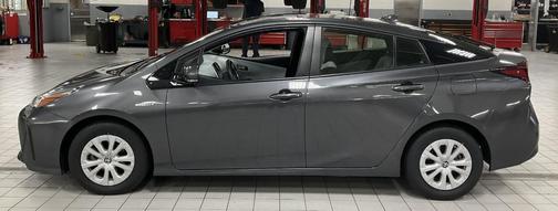 2019 Toyota Prius HATCHBACK