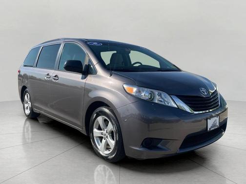 Predawn Gray Mica 2014 Toyota Sienna LE
