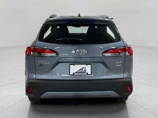 2025 Toyota Corolla Cross XLE