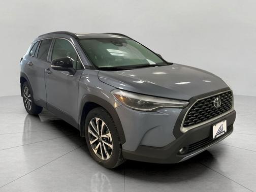 2025 Toyota Corolla Cross XLE