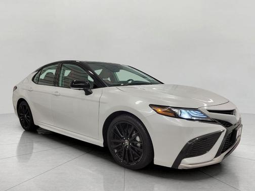 2024 Toyota Camry Hybrid SE