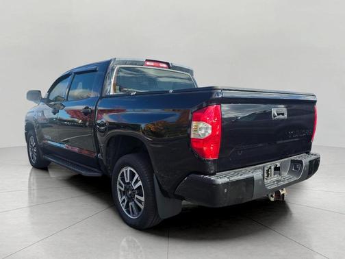 2019 Toyota Tundra CREW CAB
